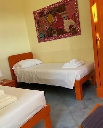 V Aparthotel *