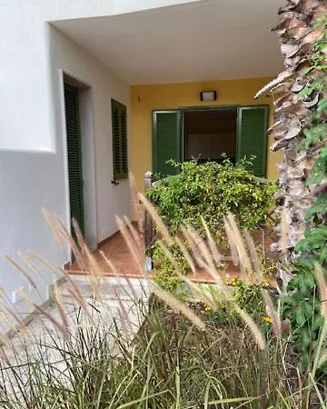 V Aparthotel *